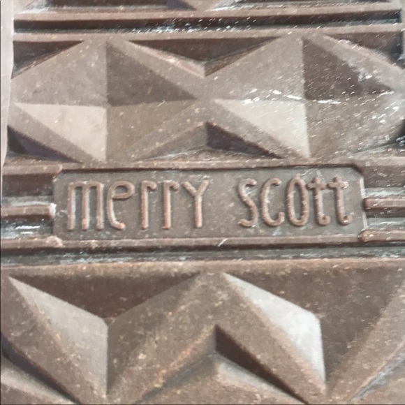 Merry Scott Women’s Sneakers.
Size 36. US 6 - Picture 7 of 8